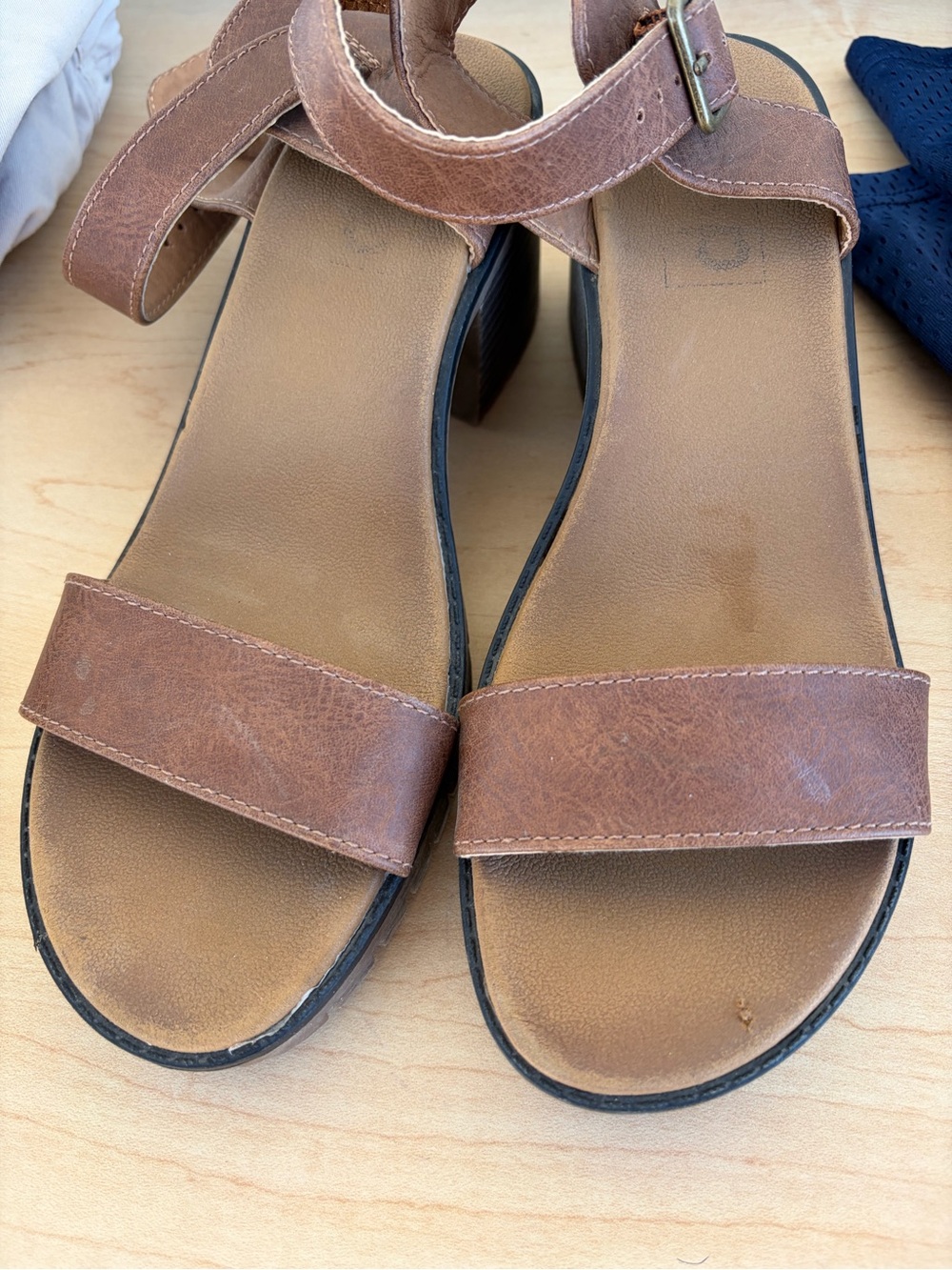 Pop Women’s Brown Ankle-Strap Sandals Women’s Size 7.5 - Picture 2 of 16